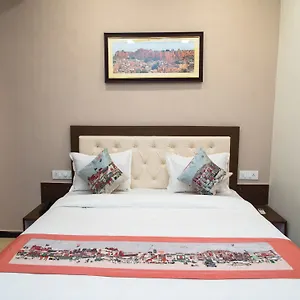 2* Hotel Oyo 11523 Crown Club